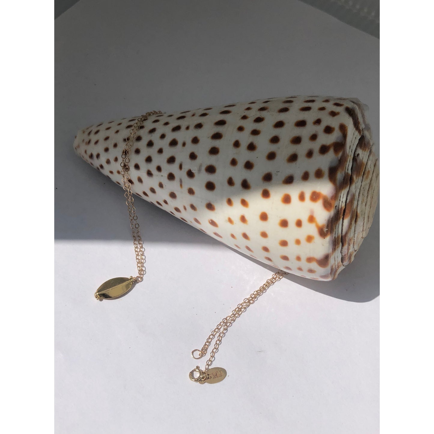 GOLDEN LEAF NECKLACE - Danielle Morgan