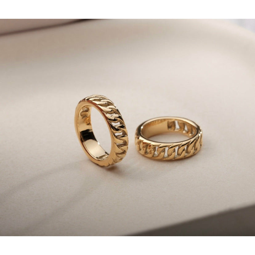 GOLD CURB RING - Danielle Morgan